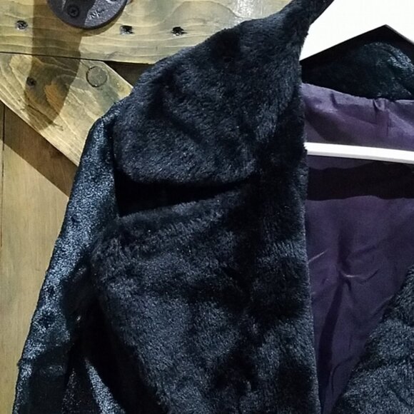 VINTAGE  DOUBLE BREASTED VELVET COAT W FAUX FUR - Picture 2 of 15